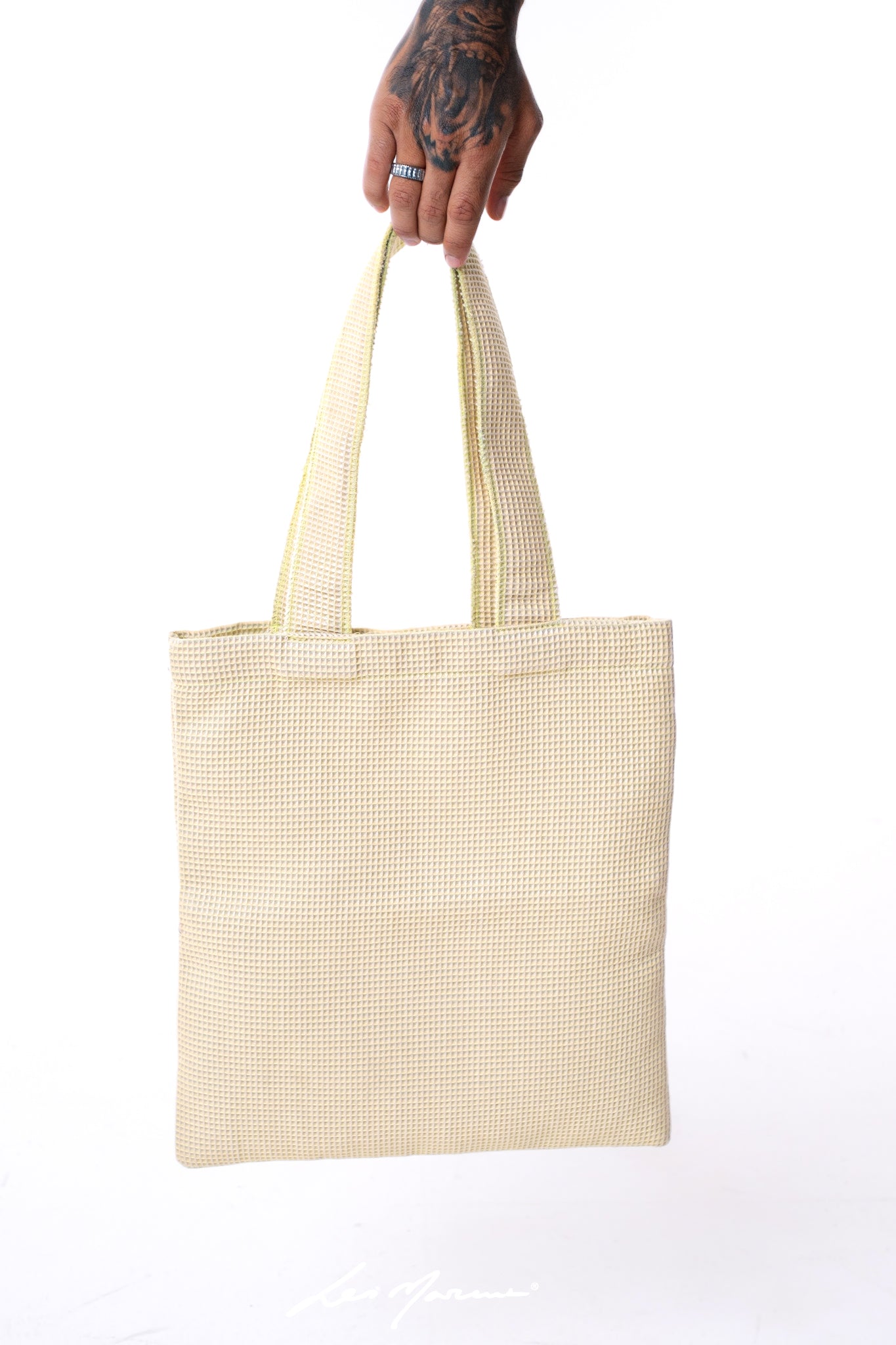 LM SIGNATURE TOTE BAG IN YELLOW - Levi Marcus