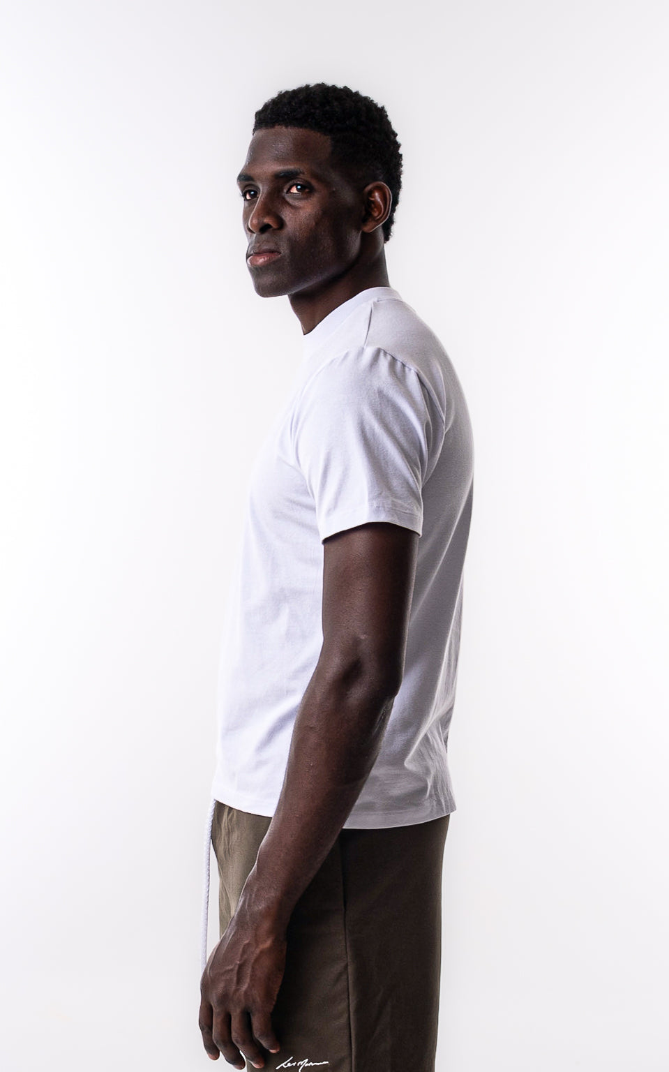 LM FITTED TEE IN WHITE - Levi Marcus