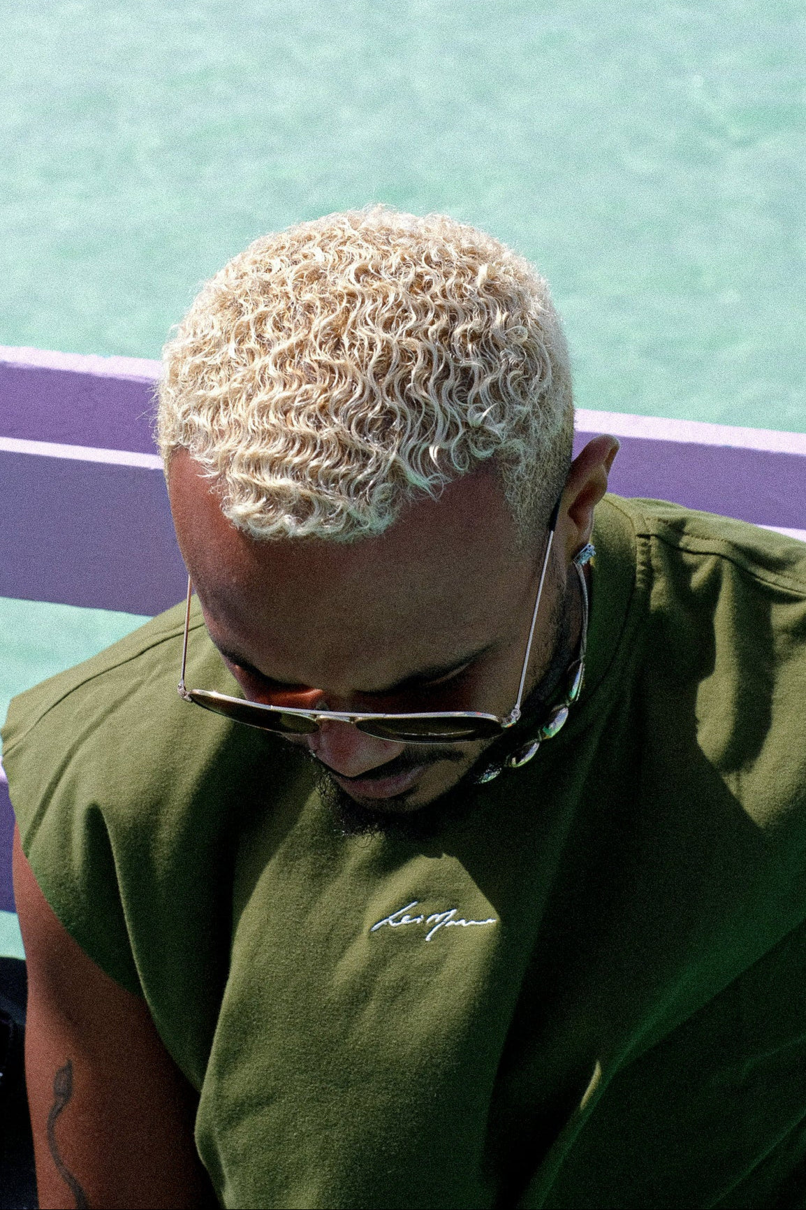 LM MUSCLE TEE IN OLIVE - Levi Marcus